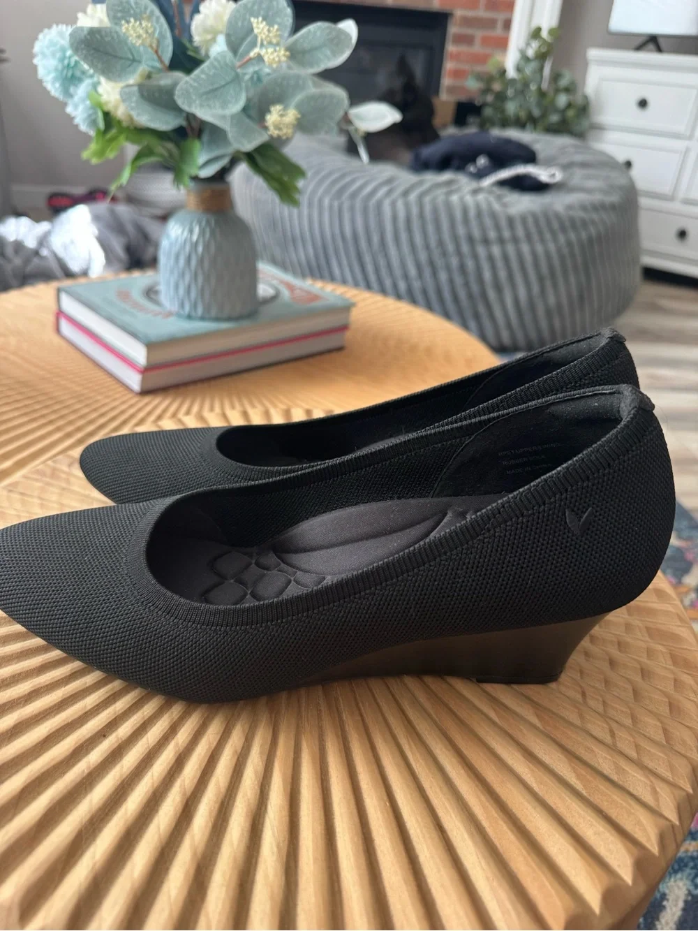 Vivaia Almond Toe Wedge Black size 43-women size 11